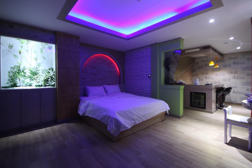 Pohang Wow Motel Room photo